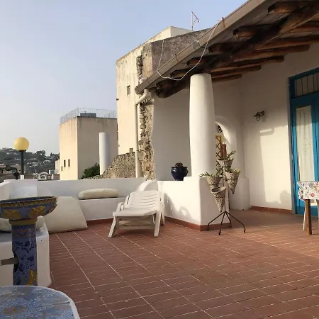 Isola - Centro Storico * リーパリ