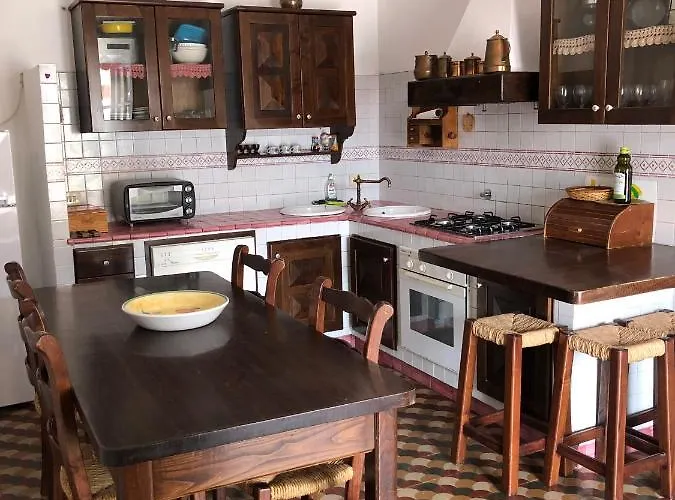 Isola - Centro Storico リーパリ